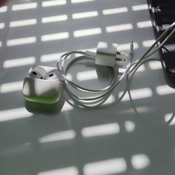 Selling Air pods And Charger