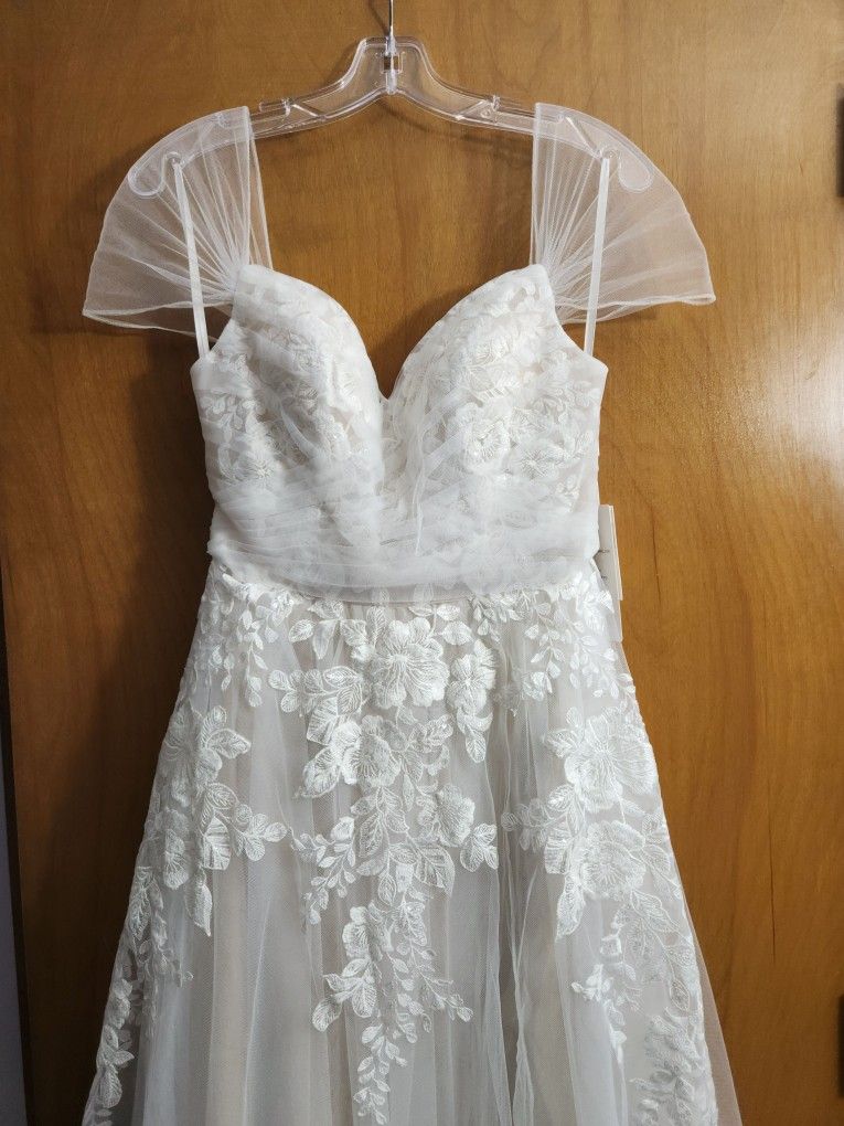 Nox Anabel Wedding Dress (Never Worn or Altered!)