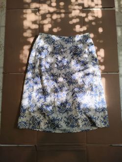 Size 10 Women's Russ Skirt