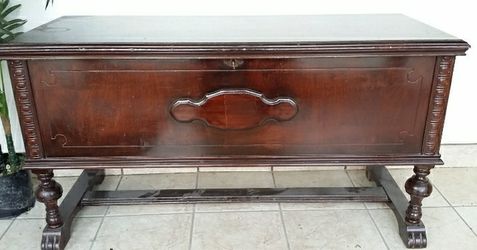 Vintage Mid Century Wooden Chest