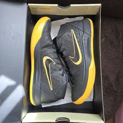 NIKE KOBE AD BM CITY EDITION SIZE 10.5