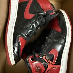 Jordan 1s red& black