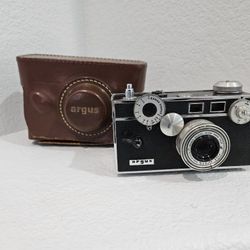 Vintage Argus C3 Rangefinder Camera