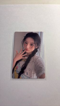 ILLIT minju Mamihlapinatapai photocard