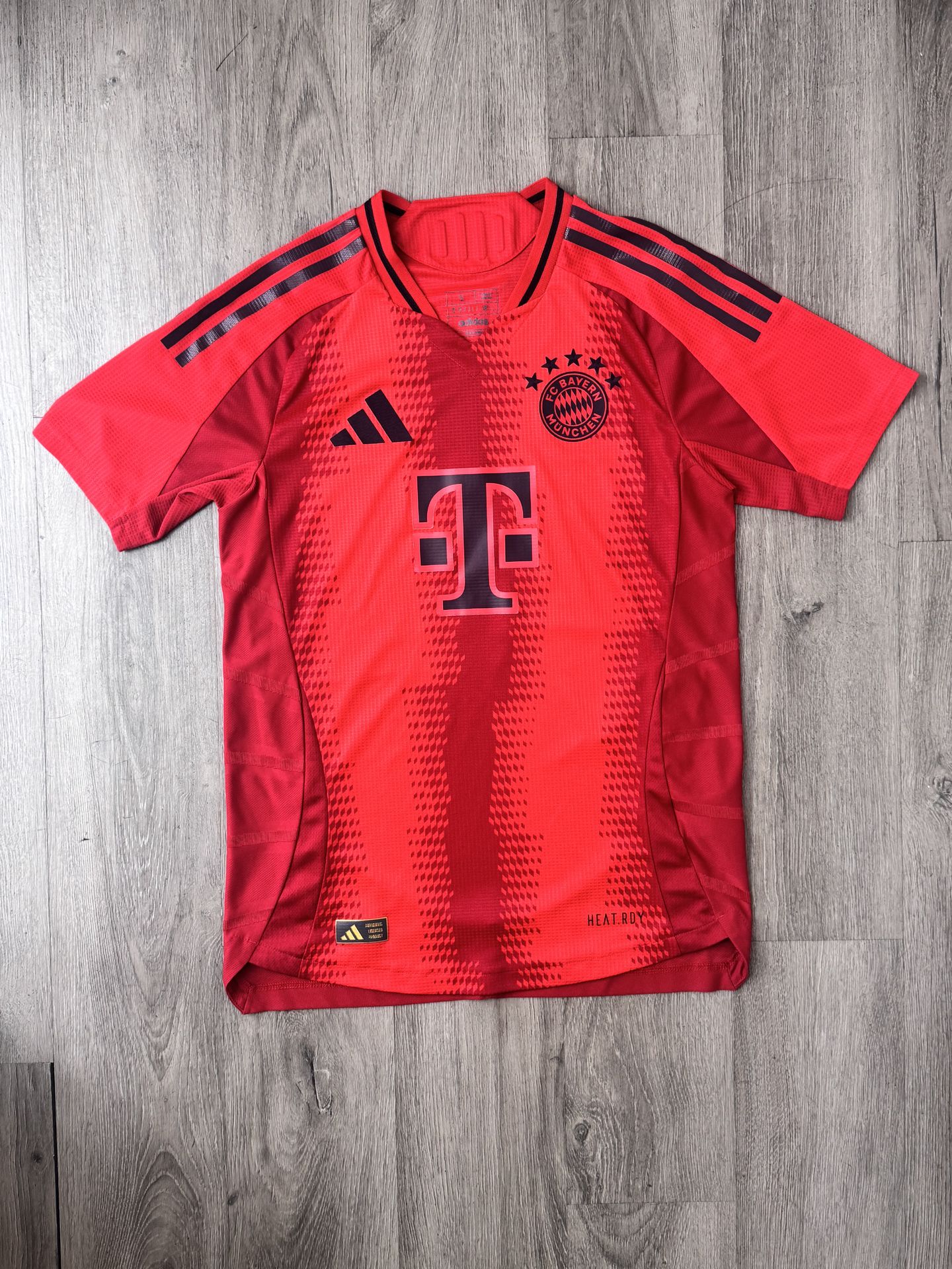 Bayern Munich 24/25 authentic home jersey size small