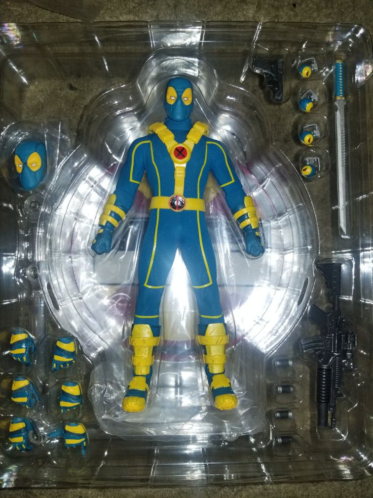 Mezco Exclusive X-Men Deadpool