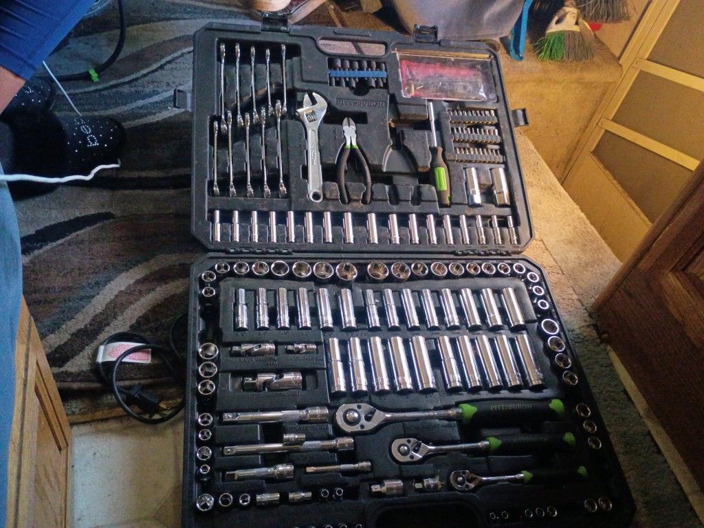 Pittsburgh Socket Set