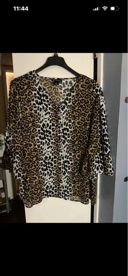 Leopard Print V-Neck Blouse