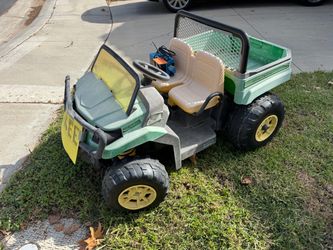 John Deere Kids Ride-On Gator Toy