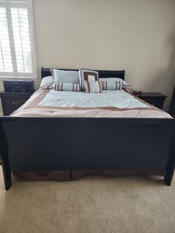 Complete California King black bedroom set- 6 pc