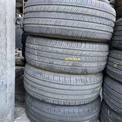 215/50R17 Marca Michelin Usadas En Excelentes Condiciones De Vida 