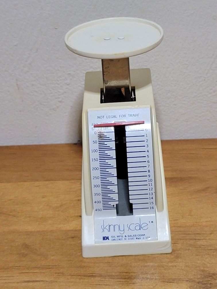 Vintage Carlstadt NJ Scale. Great Condition works. See Pics
