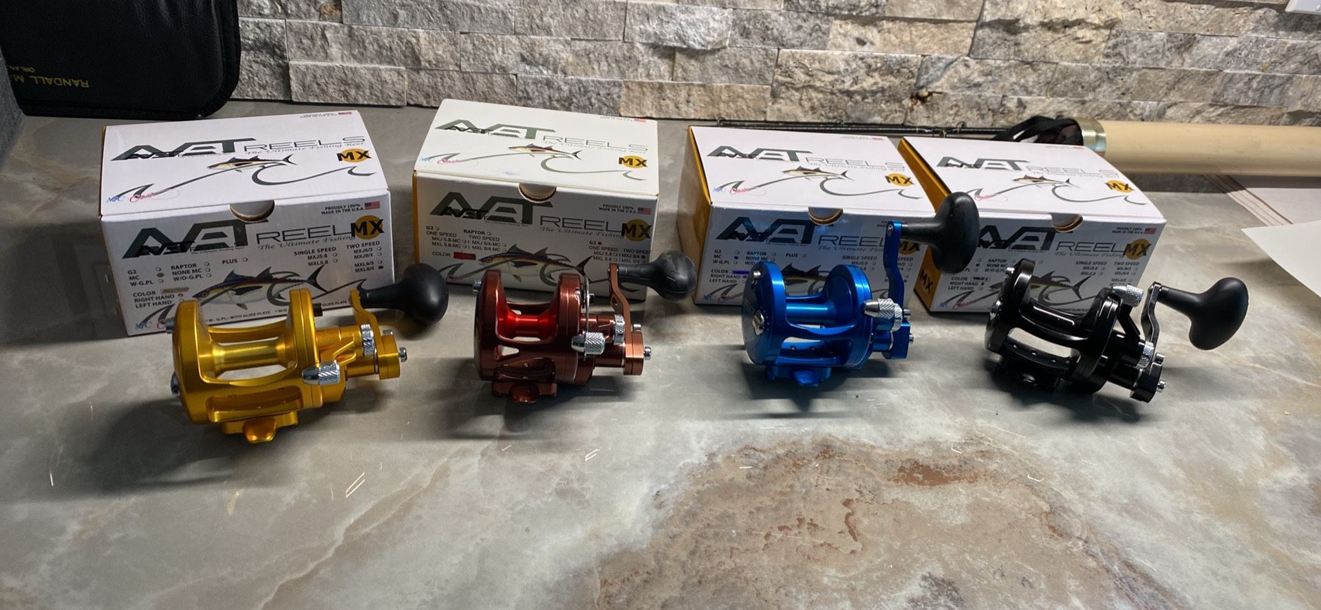 AVET MXJ 6/4 & MXL 6/4 Two Speed Right hand Big Game Reels NEW in Box Your choice $265 each