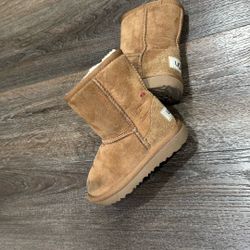 Toddler Uggs Size 8