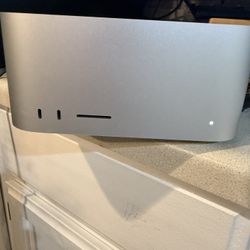 Mac Studio M2 Max