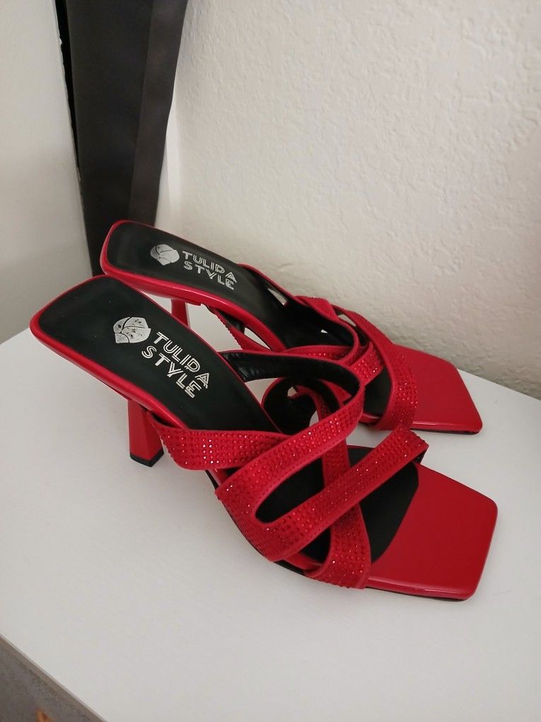 Red Heels Size / 8.5