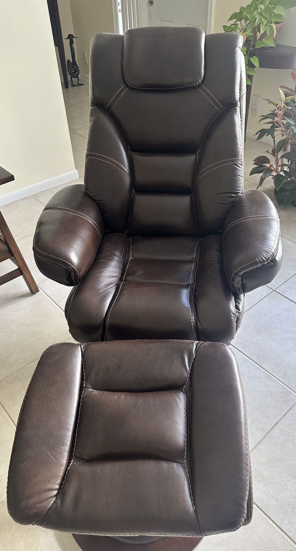 Swivel Recliner With Ottoman 