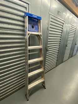 Aluminum ladder