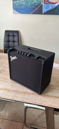 Fender Guitar Amp MustangLT25