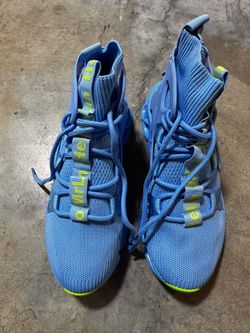 Women’s shoes, size 39