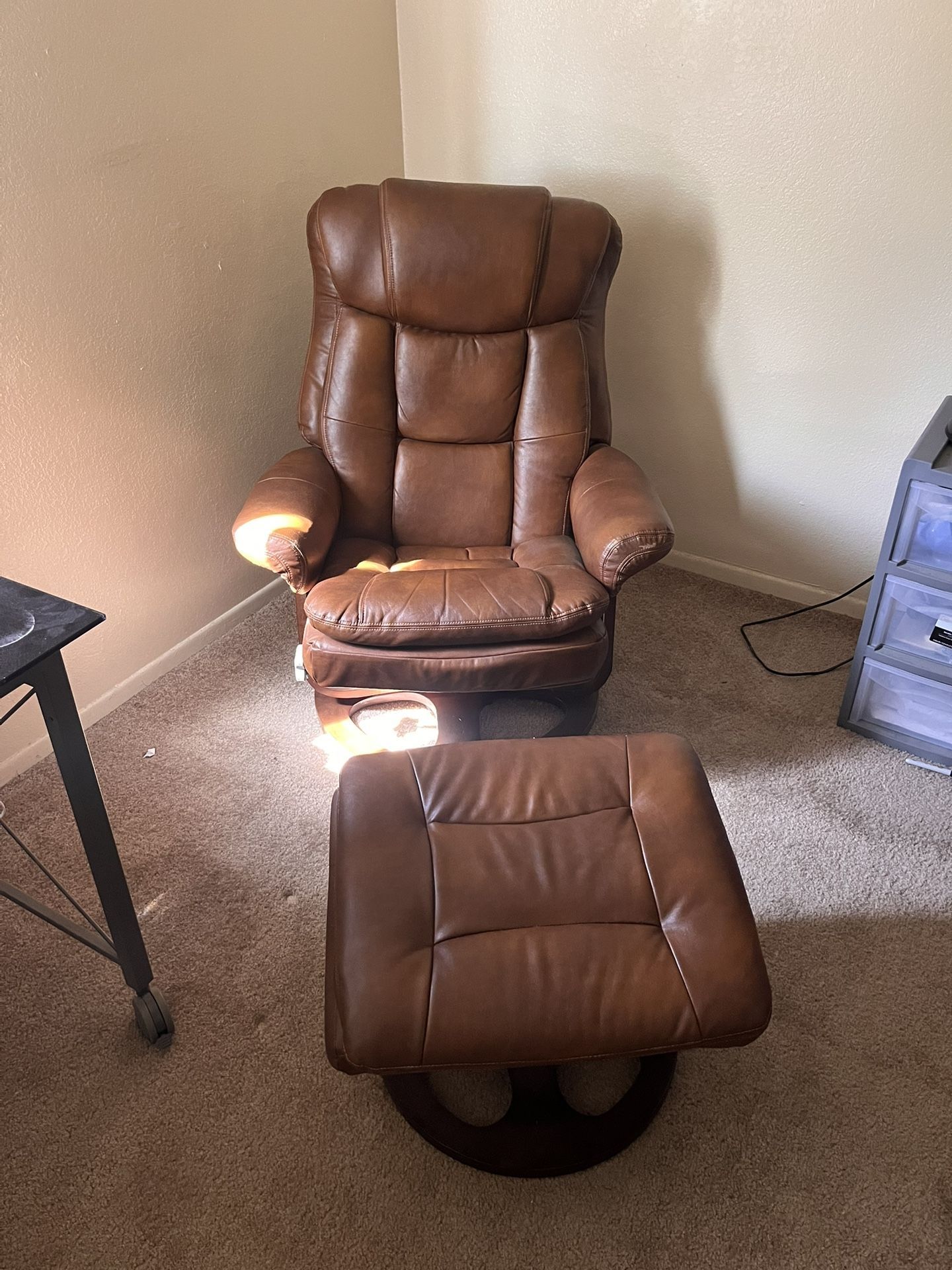 Reclining Chair With Ottoman