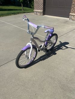 Schwinn Purple girls 20 inch bike