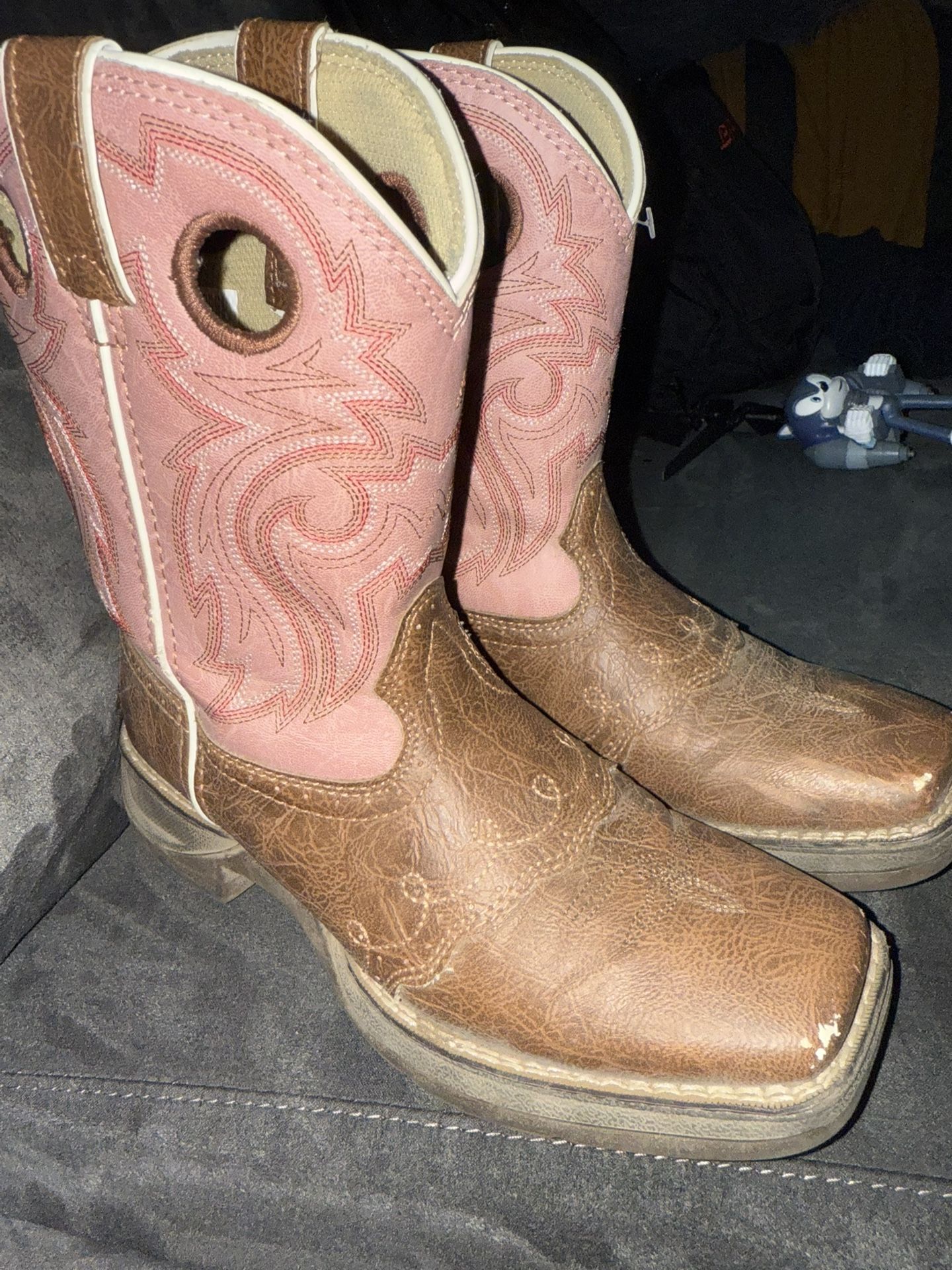 Girls boots