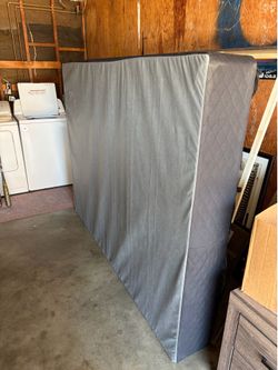 Queen box spring mattress