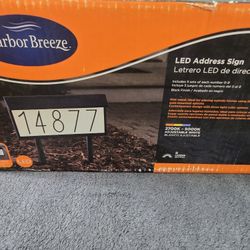 Harbor Breeze 12 -Lumens 0.3 -Watt Black Solar LED Outdoor Path Light ( 5000-K )