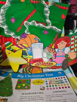Classroom Decor Accent Bulletin Board Set/Carson Dellosa Big Christmas 🎄 Tree 🌳