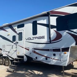 2013 Dutchman Voltage Toy hauler