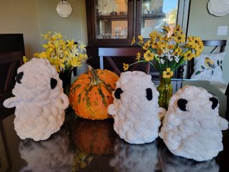 Crocheted Huggable Ghosts!