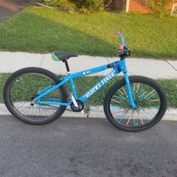 Se Bike “blocks Flyer”