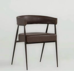 5 New Living Spaces Dining Chairs