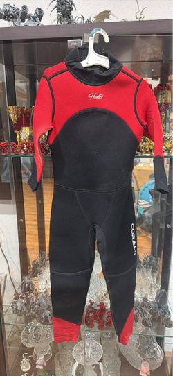 HEVTO coral 1 wet suit size 6 kid.
