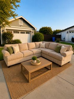 FREE DELIVERY‼️Gray Sectional Couch