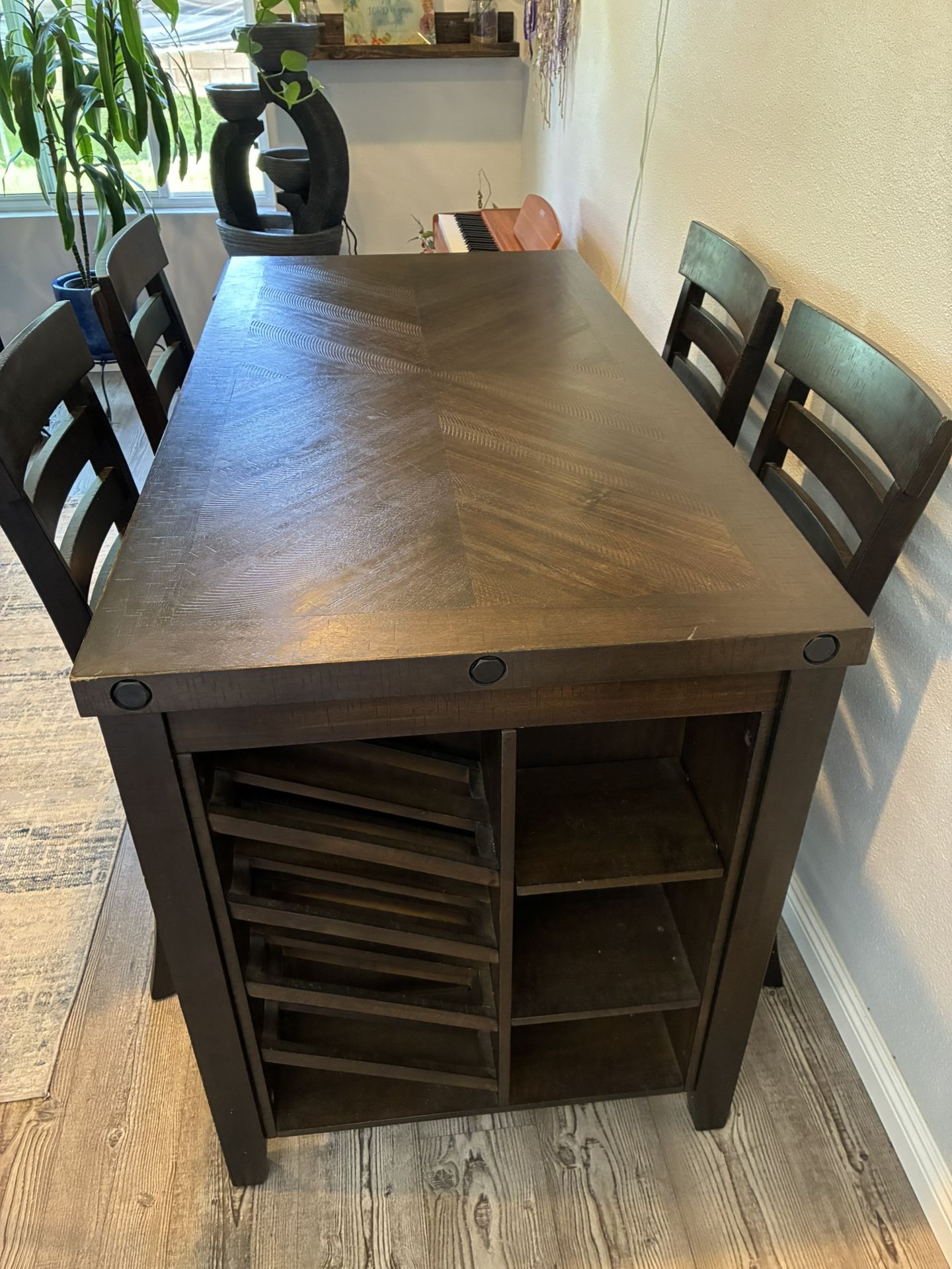 Dining Table With 4 chairs