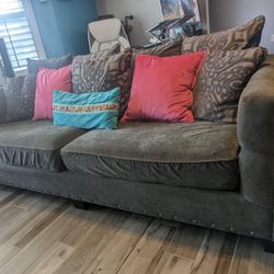 Cindy Crawford Rooms To Go Sofa Couch 