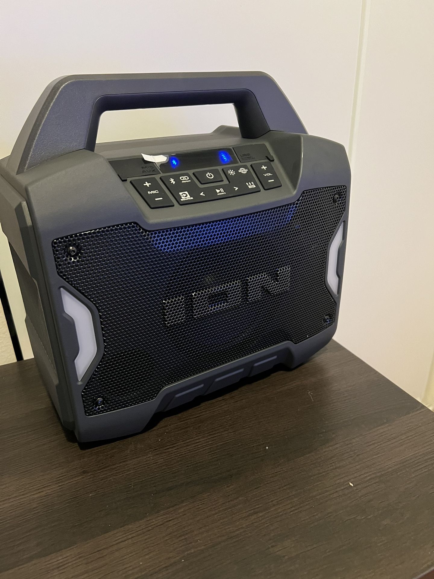 ION Bluetooth Speaker With FM radio **** Brand New *****