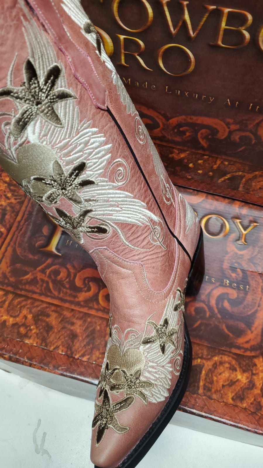 NEW REAL LEATHER LADIES COWBOY BOOTS AVAILABLE IN SIZE  5 , 5.5 , 7 , 9.5 , 10