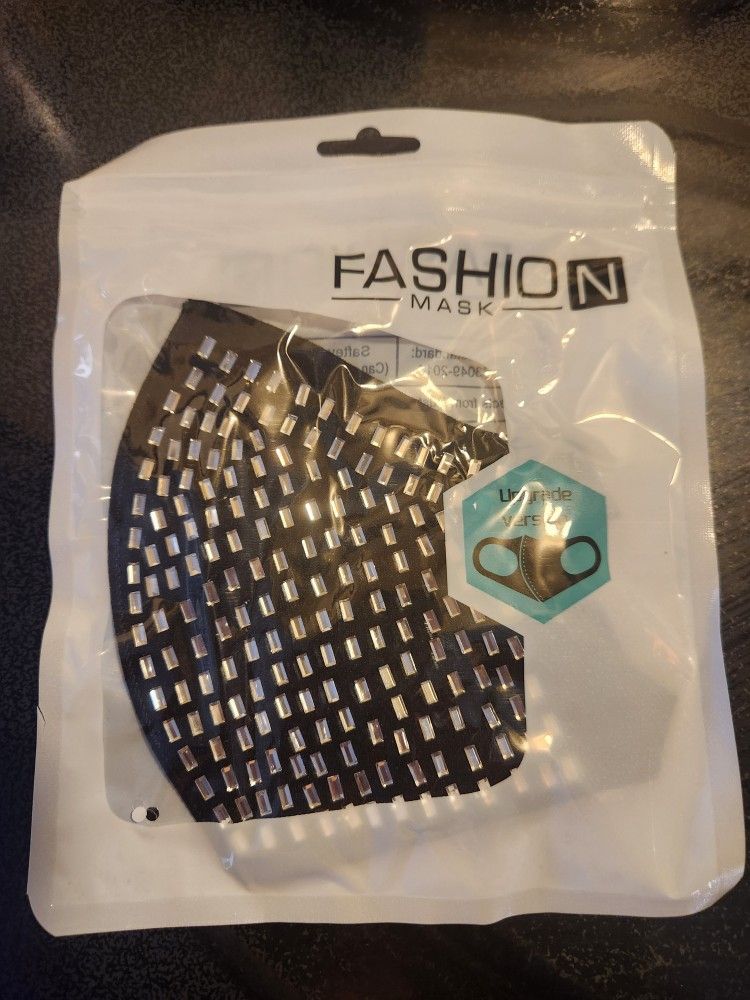 3 Sparkly Face Masks. Must Take All 3. Brand New