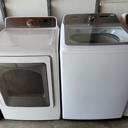 Samsung Large Capacity 5.0cu Ft Top Load Washer And Gas Dryer Set 