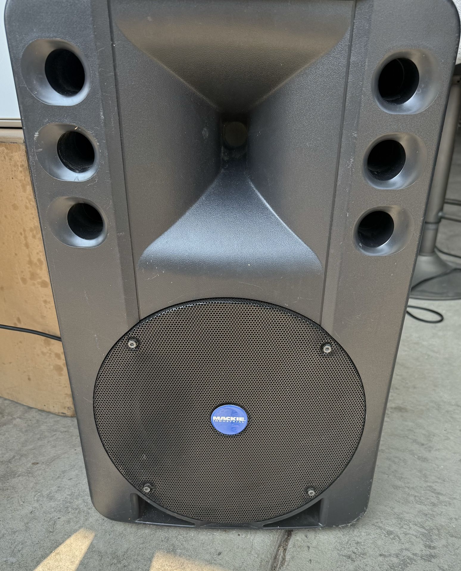 Mackie 200A