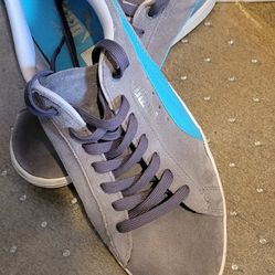 Women's Puma Sneakers 