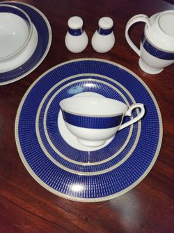 Fine Bone China Dinner Set Service 8