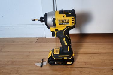 Dewalt DCF809 1/4”  Impact Driver with 20 Volt Battery & 2 Screws, used a few