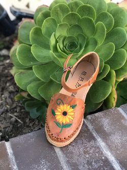 In a world full of roses, be a SUNFLOWER! 🌻 $28 a pair, Women sizes 5-10.