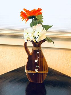 Dry vases made hardwood