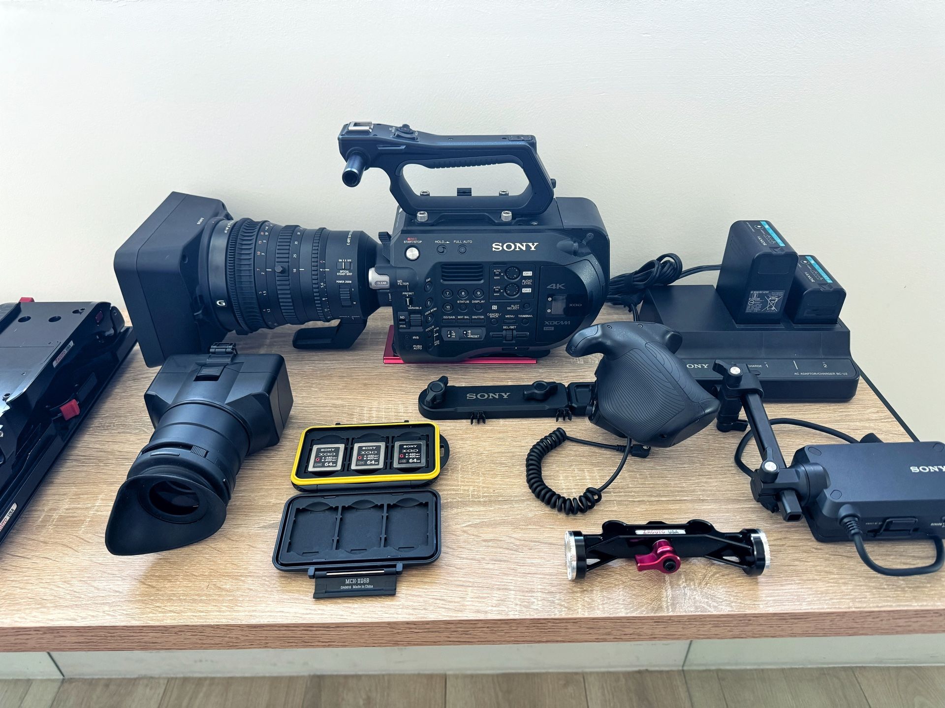 Sony PXW-FS7M2 4K XDCAM Super 35 Professional Camcorder Kit with 18-110mm Zoom