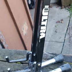 ULTRA KAMAN GUITAR STAND, SOLD ON EBAY FOR $35. THIS POST OFFERS A DISCOUNT.